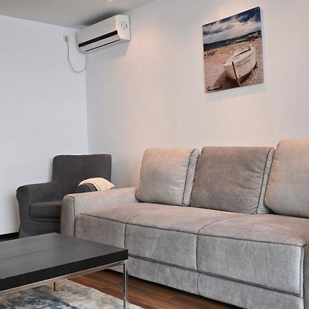 Apartment Summerland Мамая Екстериор снимка