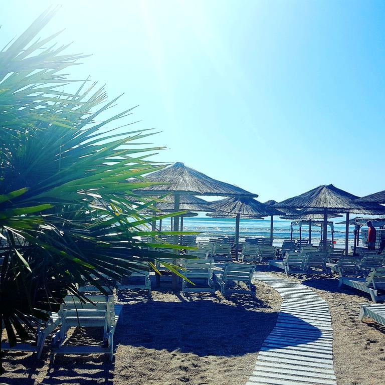 Apartment Summerland Мамая Екстериор снимка