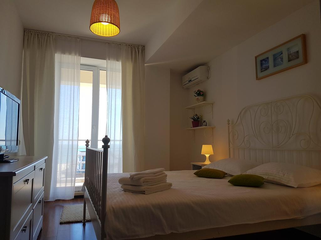 Apartment Summerland Мамая Екстериор снимка