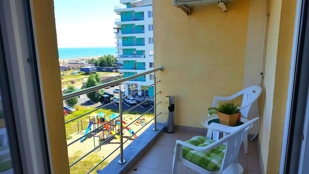 Apartment Summerland Мамая Екстериор снимка